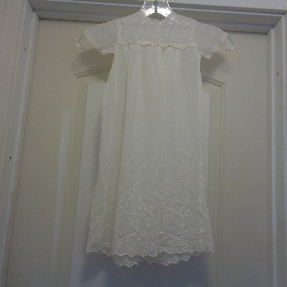 VINTAGE 1950S BABY NYLON CHRISTENING DRESS W EMBROIDERY & EYELETS